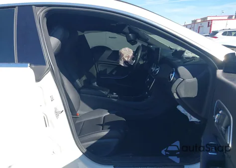 2018 Mercedes-Benz Cla 250 z USA, uszkodzony, nr VIN WDDSJ4EB9JN691935